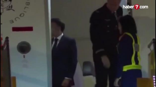 Macron’a karısından yumruk şoku! Kameralara böyle yansıdı