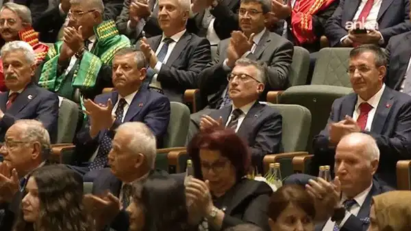 Gergin ‘adli yıl’ açılışı: Cevdet Yılmaz, salonda oturan Özgür Özel’i hedef aldı! – Son Dakika Siyaset Haberleri Gergin ‘adli yıl’ açılışı: Cevdet Yılmaz, salonda oturan Özgür Özel’i hedef aldı! – Son Dakika Siyaset Haberleri