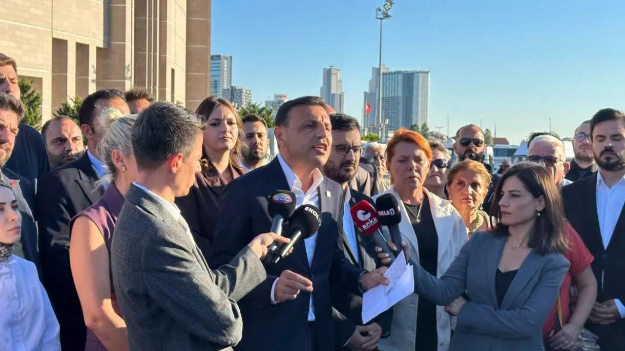 CHP İstanbul İl Başkanı Özgür Çelik’ten Bayrampaşa Belediyesi açıklaması: ‘Ölümle tehdit edildiler’ – Son Dakika Siyaset Haberleri