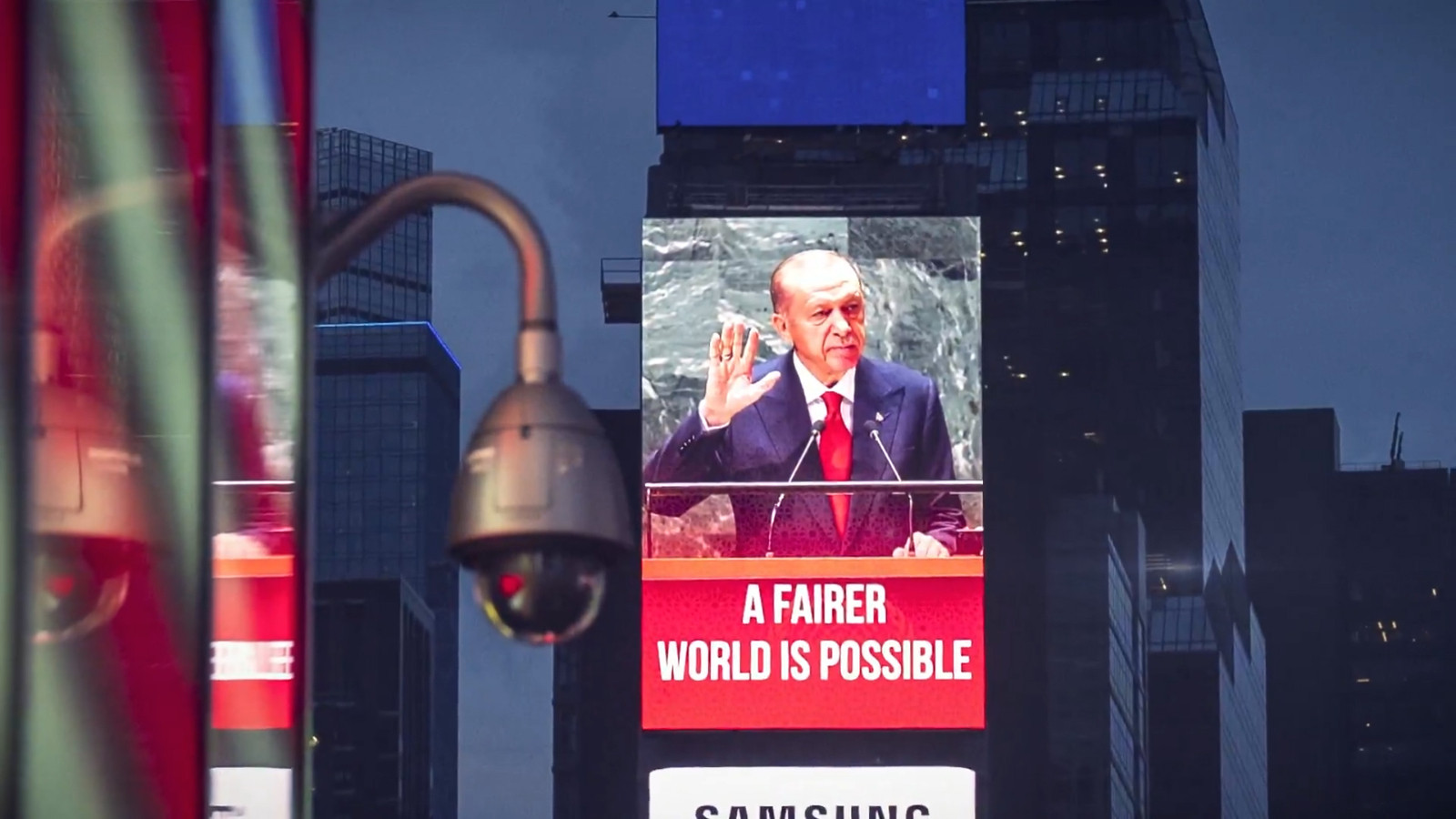 Kitap olarak aynı isimle yayınlanmıştı: Cumhurbaşkanı Erdoğan’ın tarihi sözü ABD’nin ünlü meydanında