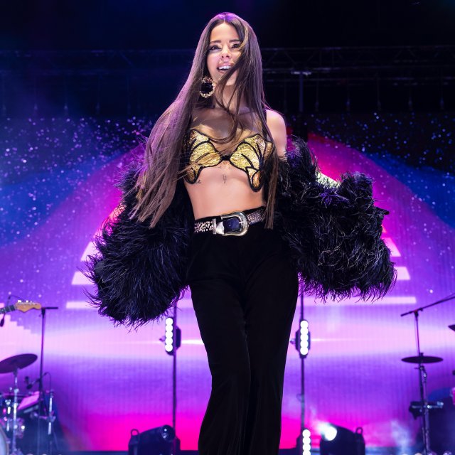 Simge’den “Sen Ağla” sürprizi!