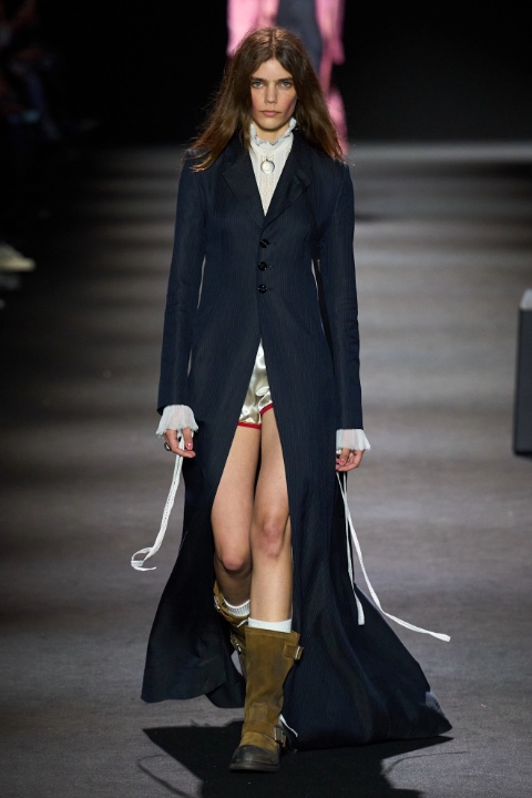Paris Moda Haftası: Ann Demeulemeester İlkbahar/Yaz 2026 Paris Moda Haftası: Ann Demeulemeester İlkbahar/Yaz 2026