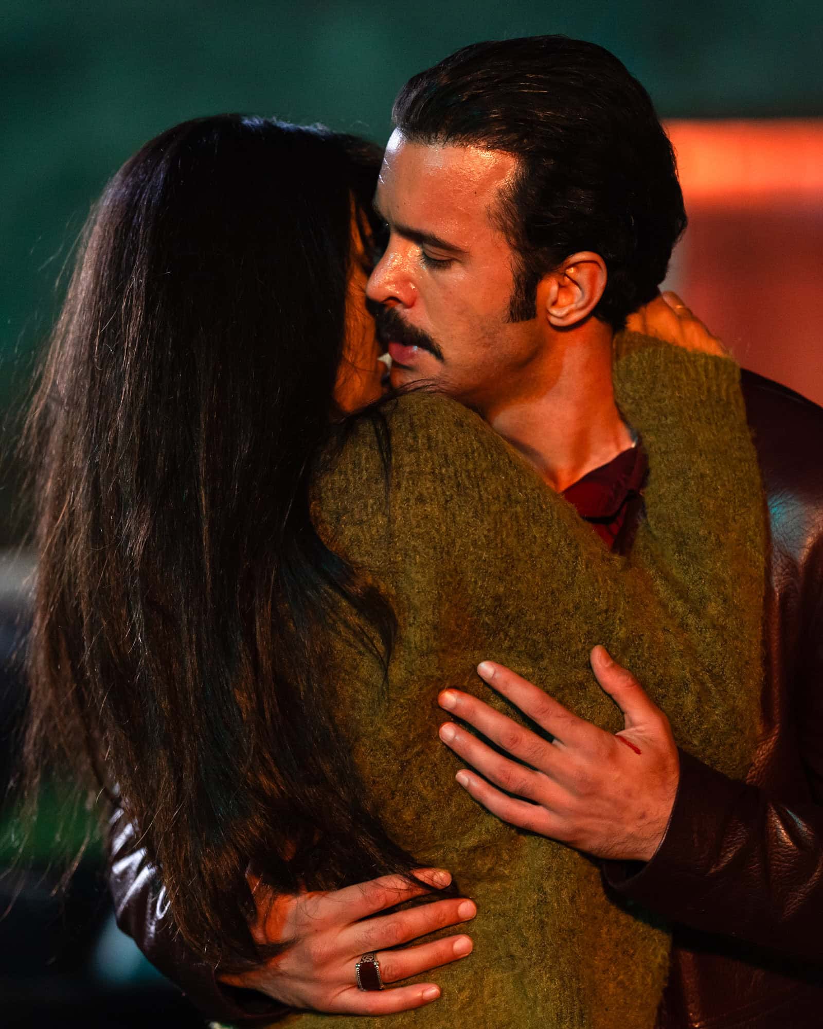 Prime Video,  Barış Arduç ve Tuba Büyüküstün’lü Dehşet Bey filminin afişini ve yeni görsellerini paylaştı!