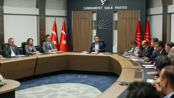 CHP MYK, ‘casusluk’ soruşturması gündemiyle toplandı: ‘Veremeyecek hiçbir hesabımız yok, kendimizden eminiz’ – Son Dakika Siyaset Haberleri CHP MYK, ‘casusluk’ soruşturması gündemiyle toplandı: ‘Veremeyecek hiçbir hesabımız yok, kendimizden eminiz’ – Son Dakika Siyaset Haberleri