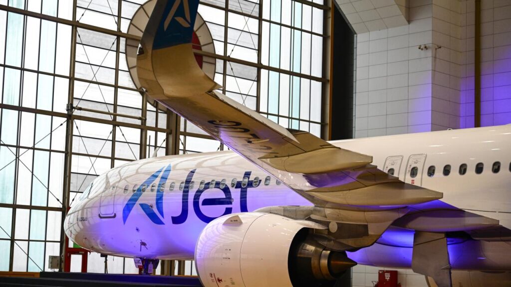 Ajet 200 uçak için kolları sıvadı Ajet 200 uçak için kolları sıvadı