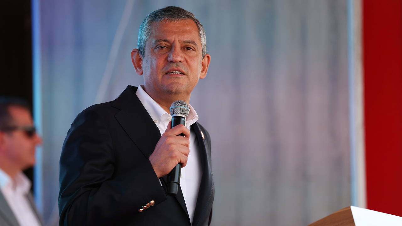 Özgür Özel’den ‘Cumhuriyet Bayramı’ telefonu: Eski CHP genel başkanlarını ve Ahmet Necdet Sezer’i aradı – Son Dakika Siyaset Haberleri Özgür Özel’den ‘Cumhuriyet Bayramı’ telefonu: Eski CHP genel başkanlarını ve Ahmet Necdet Sezer’i aradı – Son Dakika Siyaset Haberleri