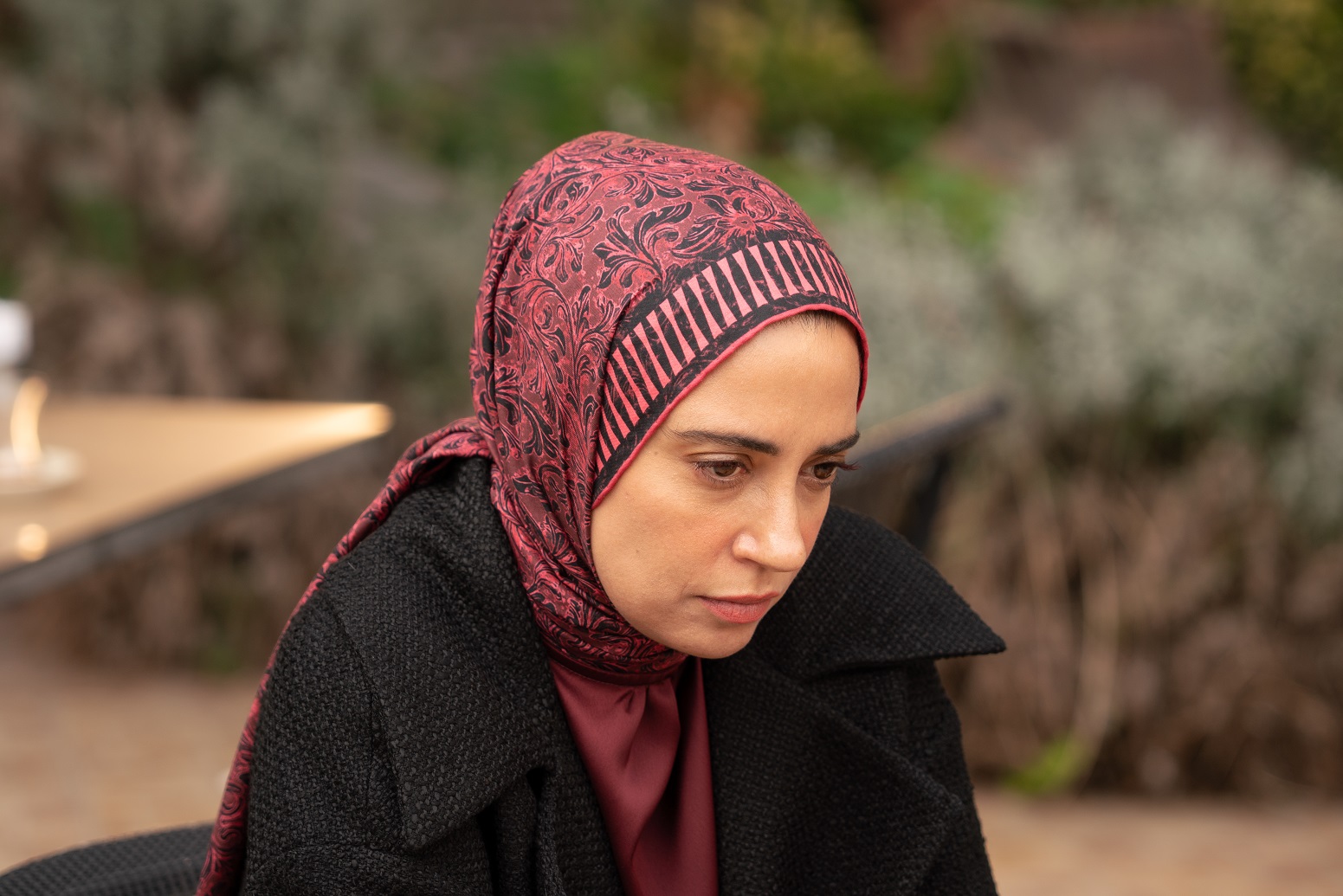 Kızılcık Şerbeti 110. Bölümde Asil, Işıl’a yeni görev verdi! Kıvılcım, Ömer’i polise şikayet etti!