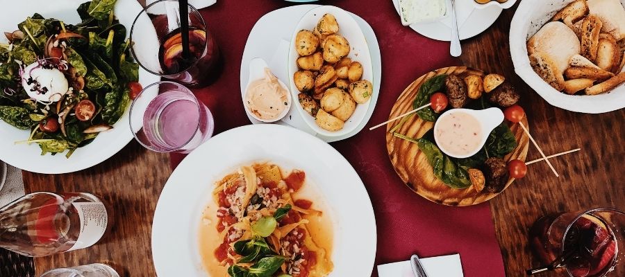 Fırında Parmesanlı Domatesli Patlıcan Fırında Parmesanlı Domatesli Patlıcan