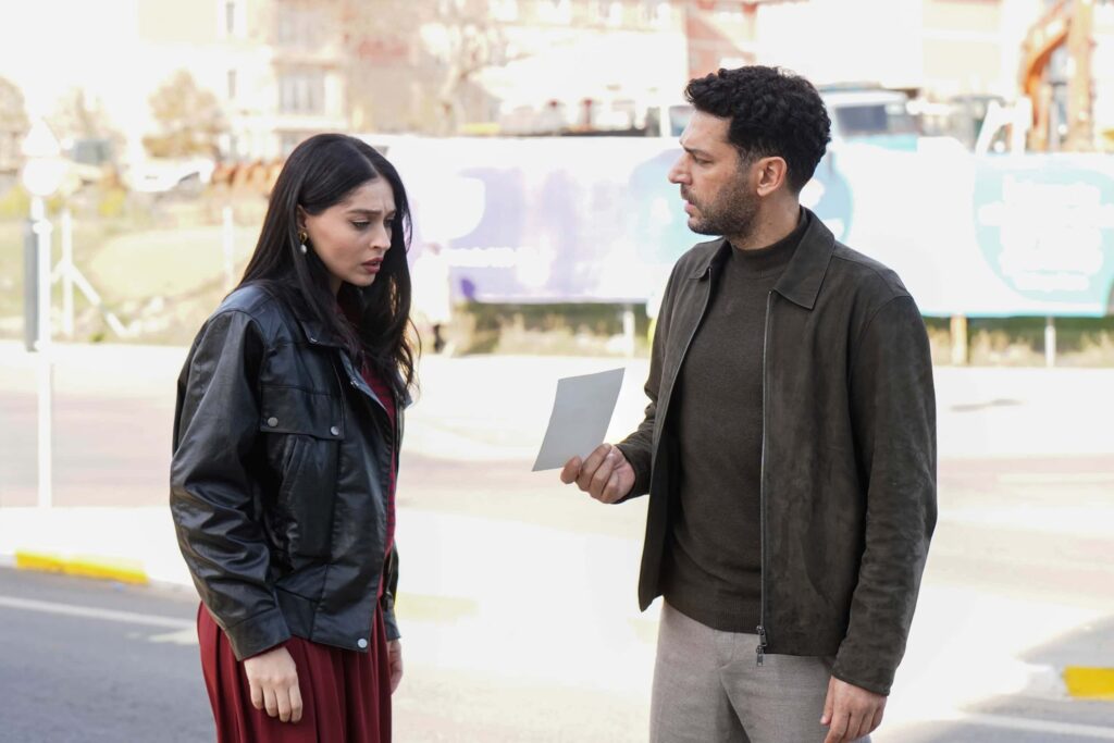 Güller ve Günahlar 4. Bölümde Berrak uyandı! Zeynep saldırıya uğradı! Güller ve Günahlar 4. Bölümde Berrak uyandı! Zeynep saldırıya uğradı!