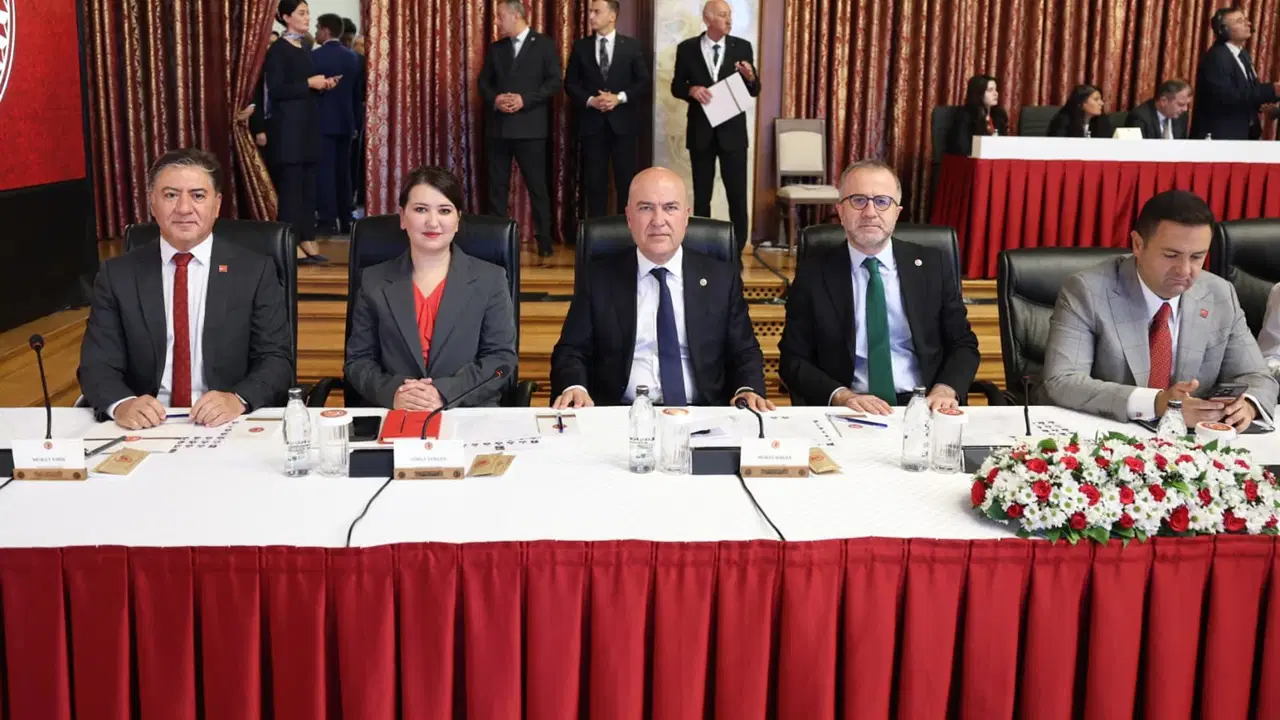 CHP’li Bakan’dan olası İmralı ziyareti değerlendirmesi: ‘Erdoğan çözüm peşinde değil, taktiksel bakıyor’ – Son Dakika Siyaset Haberleri CHP’li Bakan’dan olası İmralı ziyareti değerlendirmesi: ‘Erdoğan çözüm peşinde değil, taktiksel bakıyor’ – Son Dakika Siyaset Haberleri